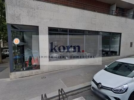 local commercial 131 m²