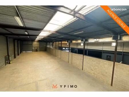 local d'activité 1 700 m²