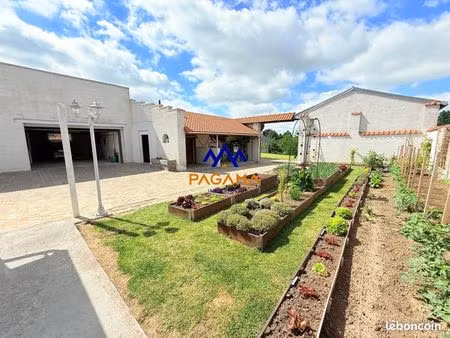 maison 5 pièces 266 m²