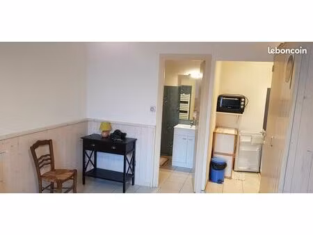 studio rez-de-chaussée meublé