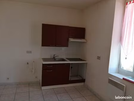 f2 dans quartier calme