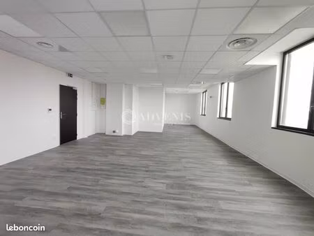 bureaux 92 m²
