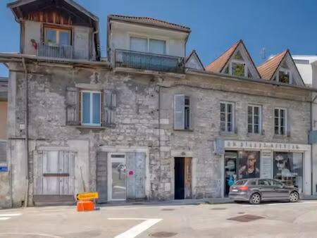 magasin 25m2 centre la tronche