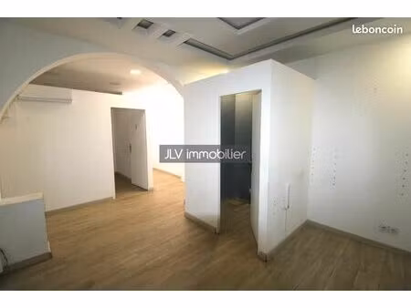 local institut de beauté 62 m²