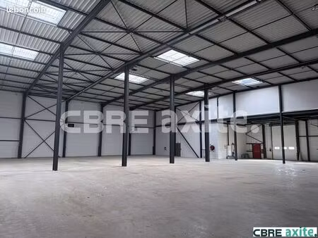 local d'activite 542 m² heyrieux