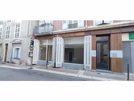 location local commercial