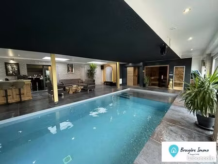 propriété 7 pièces 330 m²