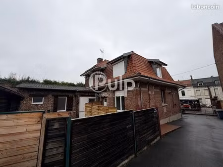 immeuble 10 pièces 210 m²