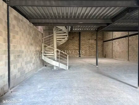 local logistique 150 m²