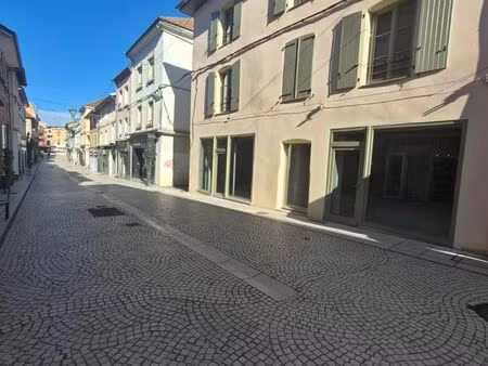 local commercial d'environ 58 m2