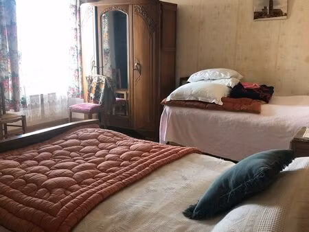 ancien petit corps de ferme 4 chambres jardin et dépendances