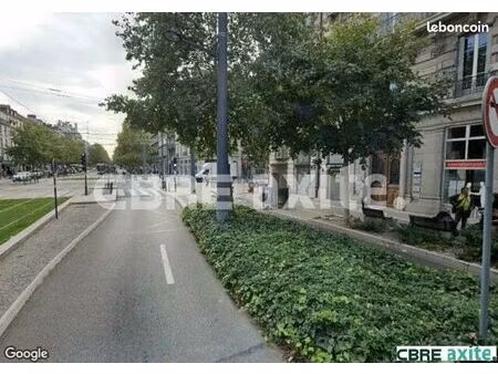 local commercial 230 m²