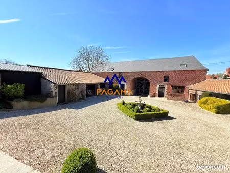 maison 9 pièces 236 m²