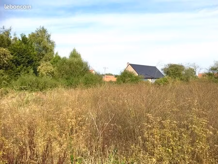 à saisir grand terrain constructible et entrepôt