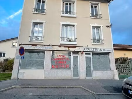 local commercial proche gare sartrouville