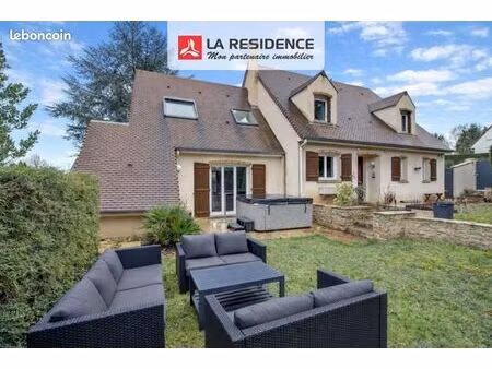 maison 8 pièces 213 m²