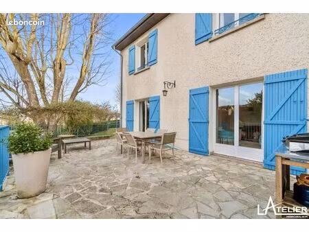 maison 8 pièces 203 m²