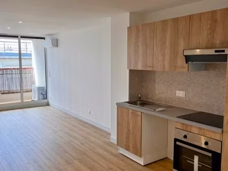 t2 de 38m² à l'année refait à neuf sans frais d’agence