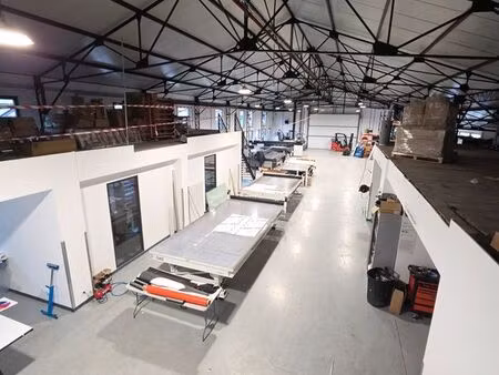 entrepôt / local d’activité rénové – 1 300 m² – flers-en-escrebieux (a21)