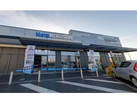 local commercial 150 m²