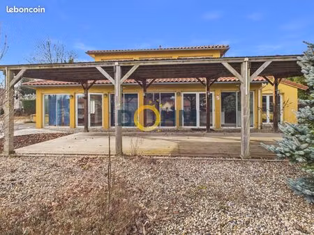 gîte 15 pièces 350 m²