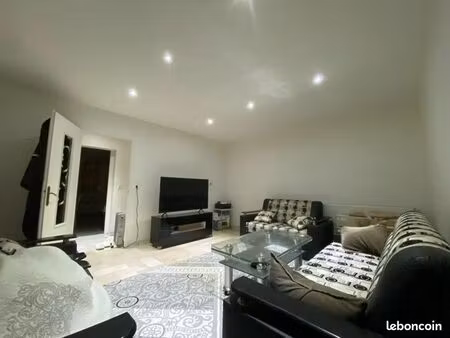 [ ] ? à vendre – superbe appartement rénové de 140 m² avec terrasse & parkings – 330 000