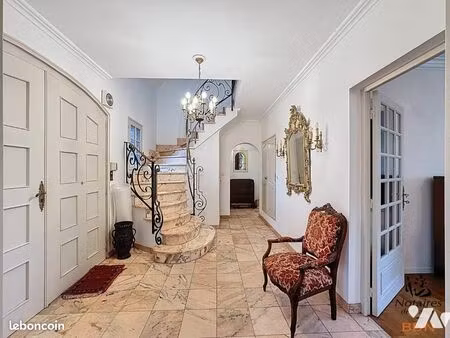 maison 6 pièces 177 m²