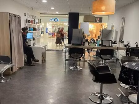 a vendre local commercial auchan pérols 34470