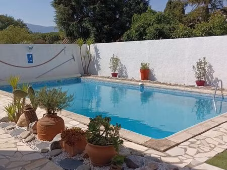 villa 8 pièces 170 m²