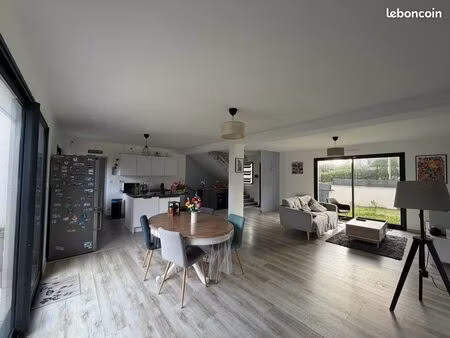 maison : 5 chambres 147m2 et 80m2 de sous sol