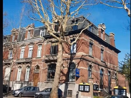 bureau/cabinet à louer avenue gustave delory dans quartier calme et verdoyant