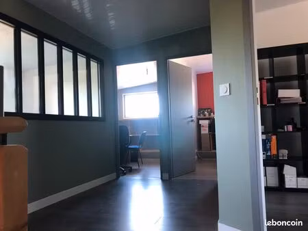 bureau dans petite colocation