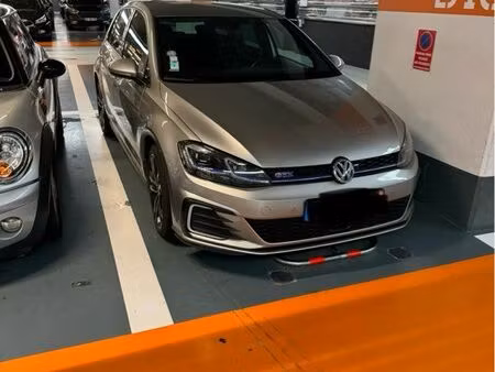 location place de parking hyper centre