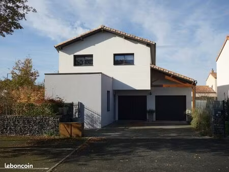 maison – 9 pièces – 165 m2 (2018)