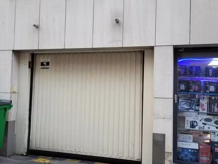 parking/box 1 pièce 10 m²