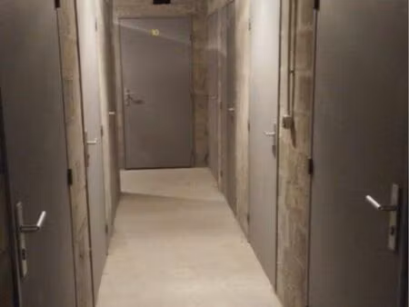 cave en rez de chaussée sécurisée