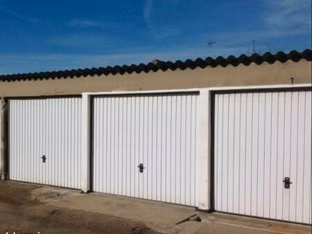 recherche garage en location