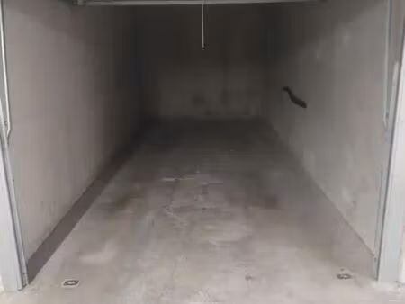 box securise 16m2 loos a 2 min de la gare