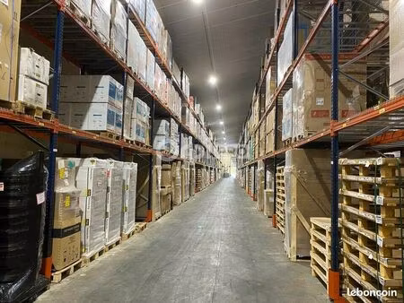 local d'activité 2 100 m²