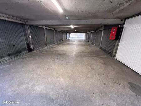 parking fermé / box sécurisé de 15 m2 quartier gambetta