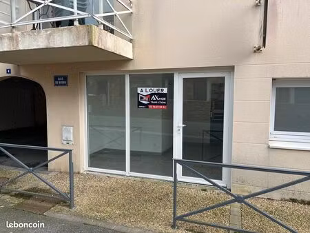 local commercial 14 m² louannec