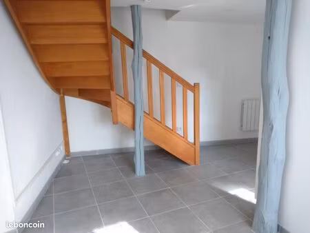 maison à louer lencloitre