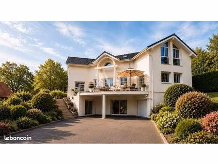 maison 8 pièces 194 m²