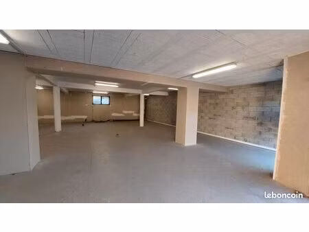 local commercial 180 m²