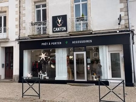 fonds de commerce – hyper centre de vallet – local refait à neuf