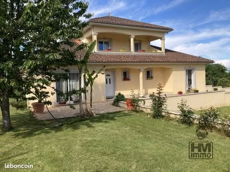 maison 7 pièces 207 m²