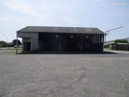 entrepôt 400 m² fontaine-le-comte