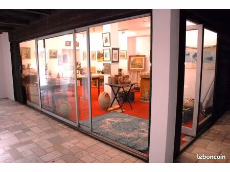 local 26 m2 centre ville historique