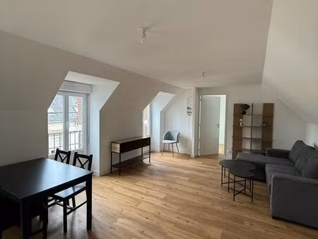 t2 meublé refait à neuf plein centre ville