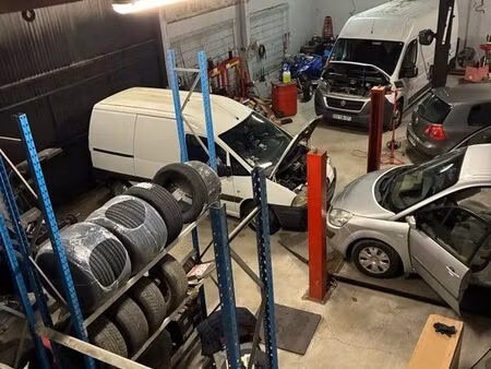 vend fond garage automobile